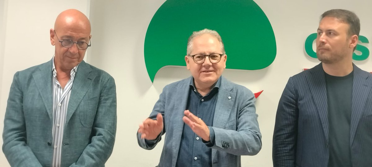 CislPuglia's tweet photo. CG @FistelcislPug, il segr reg #CislPuglia @CastrignanoCisl: proiettarsi al futuro con le solide radici di #Partecipazione e #contrattazione. Auguri agli eletti, l’aggiunto F. Mallardi, componenti  Pezzulla, Tarantino e Dalla Porta che affiancano il segr. gen. Gianfranco Laporta https://t.co/oq7wTo7nTi