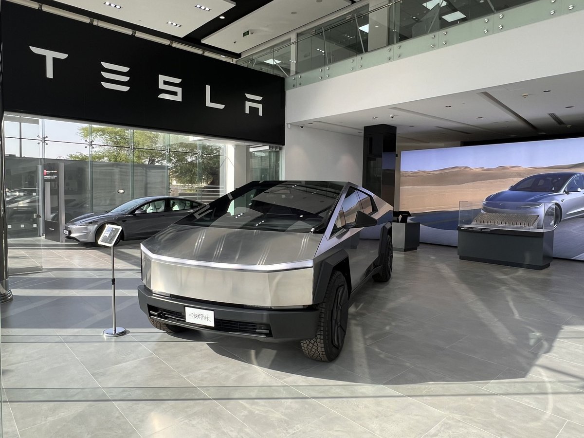 teslaeurope's tweet photo. Opened our first Tesla Center in Riyadh 🇸🇦 https://t.co/smH27cJGRd