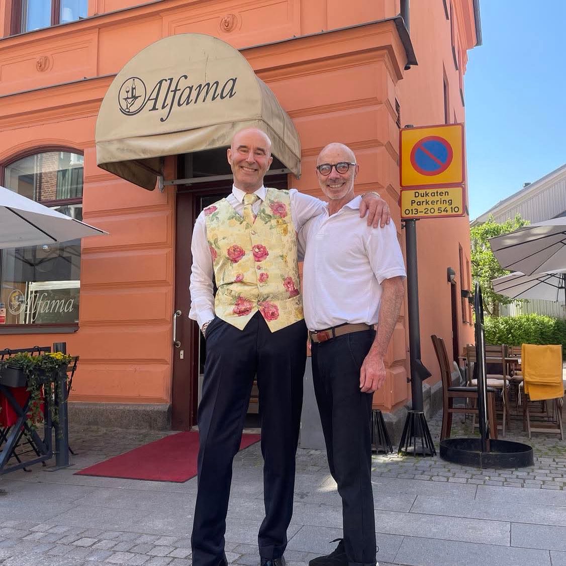 AlfamaLkpg's tweet photo. Stort tack till alla våra fantastiska gäster!
Nu tar vi lite välförtjänt semester och laddar upp med ny energi och inspiration. Vi öppnar igen den 22 juli och hälsar er varmt välkomna tillbaka då – med en ny, fräsch sommarmeny!

Vi önskar er alla en underbar sommar! ☀️🌿🍹

PS. Tack för bilden, @Mark_Levengood ☺️
