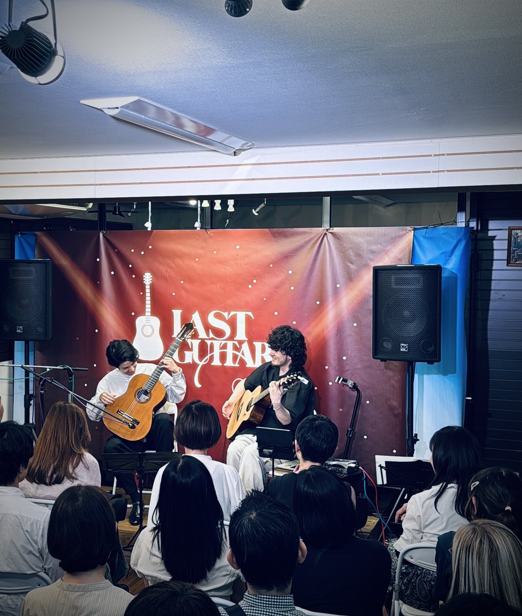 昨日は岡本拓也さんとジョイントライブ！
19世紀ギターと通常のクラシックギターを使い分ける岡本さんの演奏は最高すぎました🎸
オープニングアクトの花実茜音さん<a href="/krkr_akane/">花実茜音 Akane Hanami</a>は透き通る音色でとても素敵な演奏でした✨

アンコールでは以前動画でコラボした「Sunday