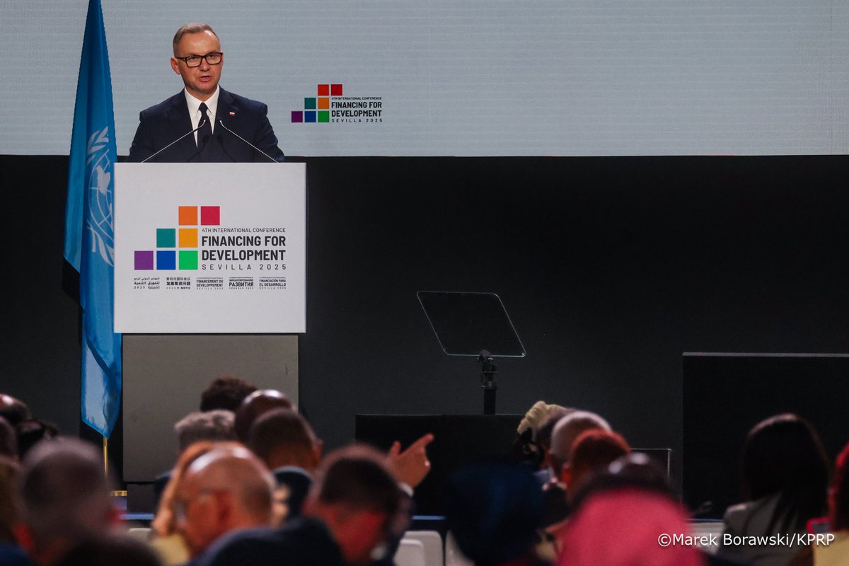 Kancelaria Prezydenta (@prezydentpl) on Twitter photo Wystąpienie Prezydenta RP <a href="/AndrzejDuda/">Andrzej Duda</a>
podczas debaty generalnej IV Międzynarodowej Konferencji ONZ na rzecz Finansowania dla Rozwoju w Sewilli:
💬 Polska konsekwentnie zwiększa swoje zaangażowanie na rzecz współpracy rozwojowej. Przejawem tego jest znaczące podnoszenie Wystąpienie Prezydenta RP <a href="/AndrzejDuda/">Andrzej Duda</a>
podczas debaty generalnej IV Międzynarodowej Konferencji ONZ na rzecz Finansowania dla Rozwoju w Sewilli:
💬 Polska konsekwentnie zwiększa swoje zaangażowanie na rzecz współpracy rozwojowej. Przejawem tego jest znaczące podnoszenie