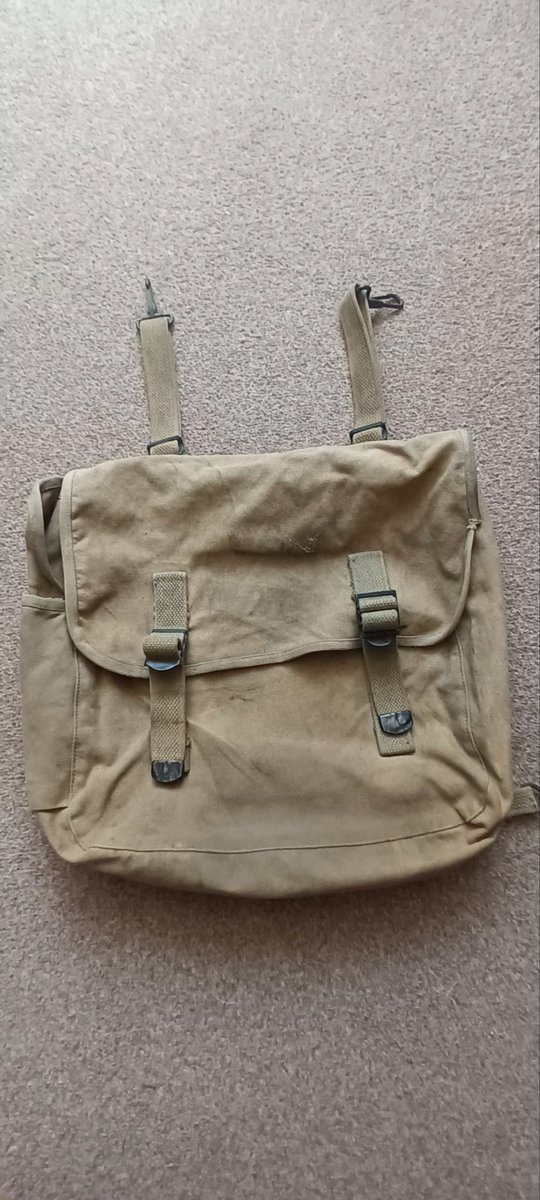BandBehind's tweet image. Few bits new in, nice Alan Hausmann mussette marked wounded and A22, dont have a22s name, a very origional map case marked 1944 and a Normandy silk map scarf similar to the one worn by (blink and you missed it) Dexter Fletcher who portrayed John Martin,
Cheers Nick👌