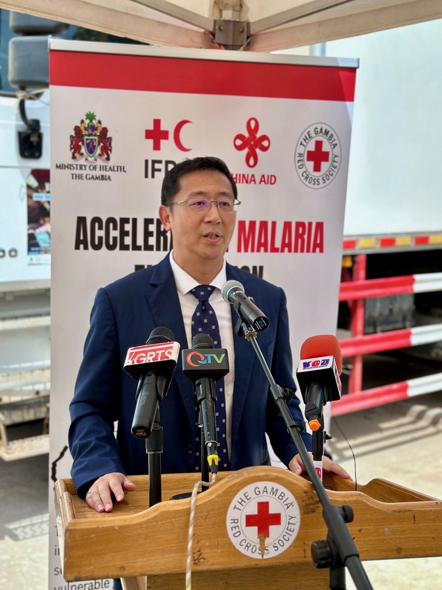 AclaudondeV's tweet photo. Intense 3 days: @IFRCAfrica Regional Director have met with the  Migration Department @MOIGambia and the @CruzRojaEsp .  We have handed over the first air shipment of malaria drugs to the @MohGambia in presence of our Chinese partners @cidcaofficial . @GambiaRedCross  is the partner of choice in The Gambia.