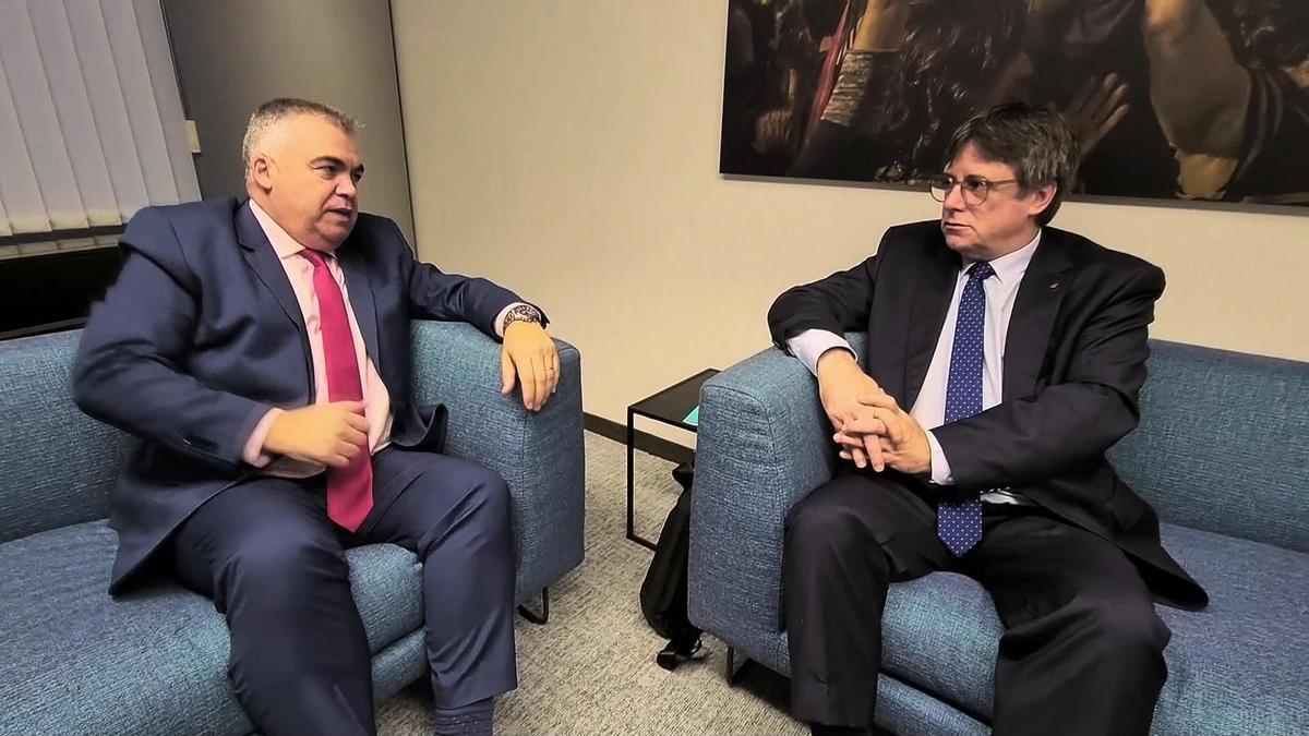El futuro de España lo negociaron un presidiario y un fugado de la justicia, átame esa mosca por la cola.