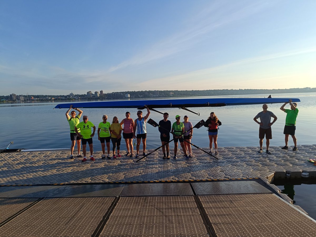 A fun morning on the flat waters of Kempenfelt Bay! Welcome to our new summer staff starting this week.  🌞#rowing #fitnessonwater ❤️💛🧡💦
