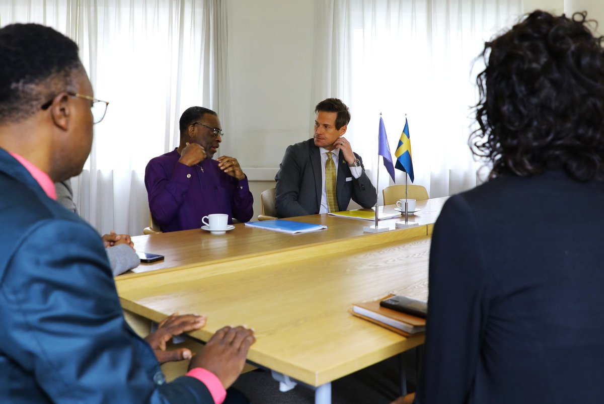 SweinEthiopia's tweet image. 🇸🇪 Sweden marks the signing of a new 🇺🇳 partnership to strengthen human rights in 🇪🇹 Ethiopia. With a $2.1M programme, we support accountability, civic space & inclusive participation—advancing justice, monitoring, and survivor empowerment. #HumanRights #SwedenInEthiopia