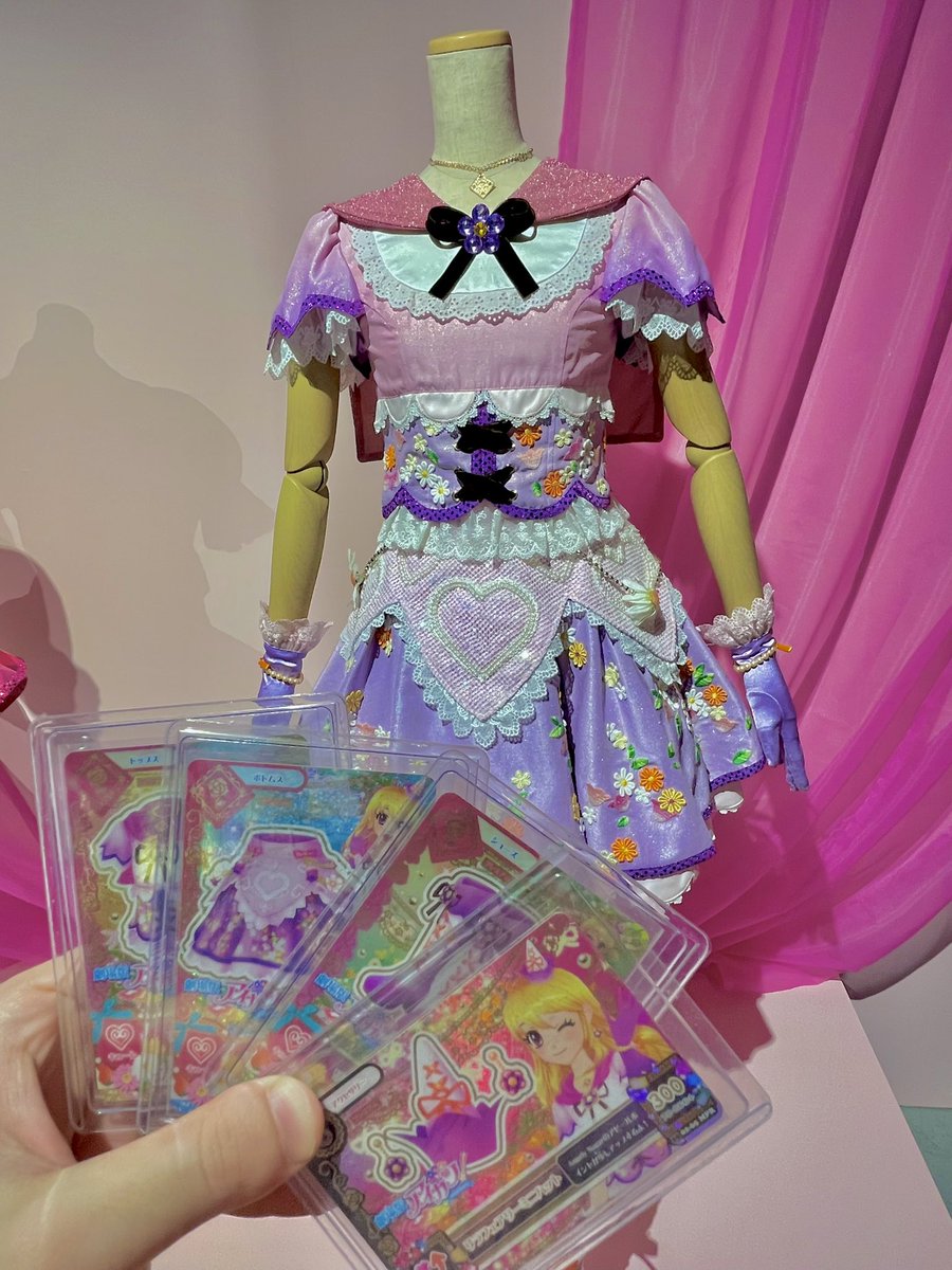 mariru_yourpri's tweet photo. アイカツ衣装展*･♪

今までもこれからも大好き☺️

#アイカツ衣装展 https://t.co/xSEpbNl8Ck