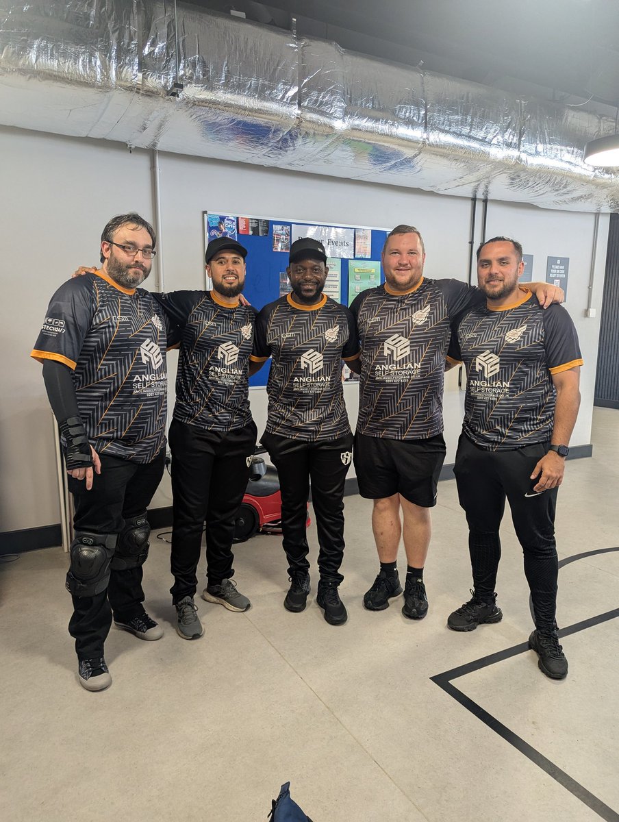 CSMLondonFC's tweet image. 👥 Back in action!
☀️ The summer break has everyone energised for the new season.
📣 "Truly, football and sport is a special place. How many other environments are there where you get older and get to see your best mates week in, week out" ❤️
#CSM #TogetherThroughFootball