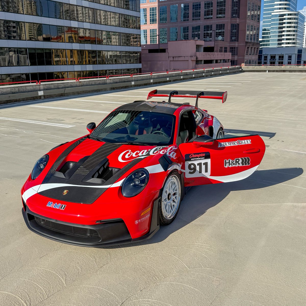 KFLETCH___'s tweet image. Coca Cola livery is one of the best from
Porsche. Out here in Fort Lauderdale with this awesome 992 GT3RS from StrasseWheels! Happy Monday everyone !