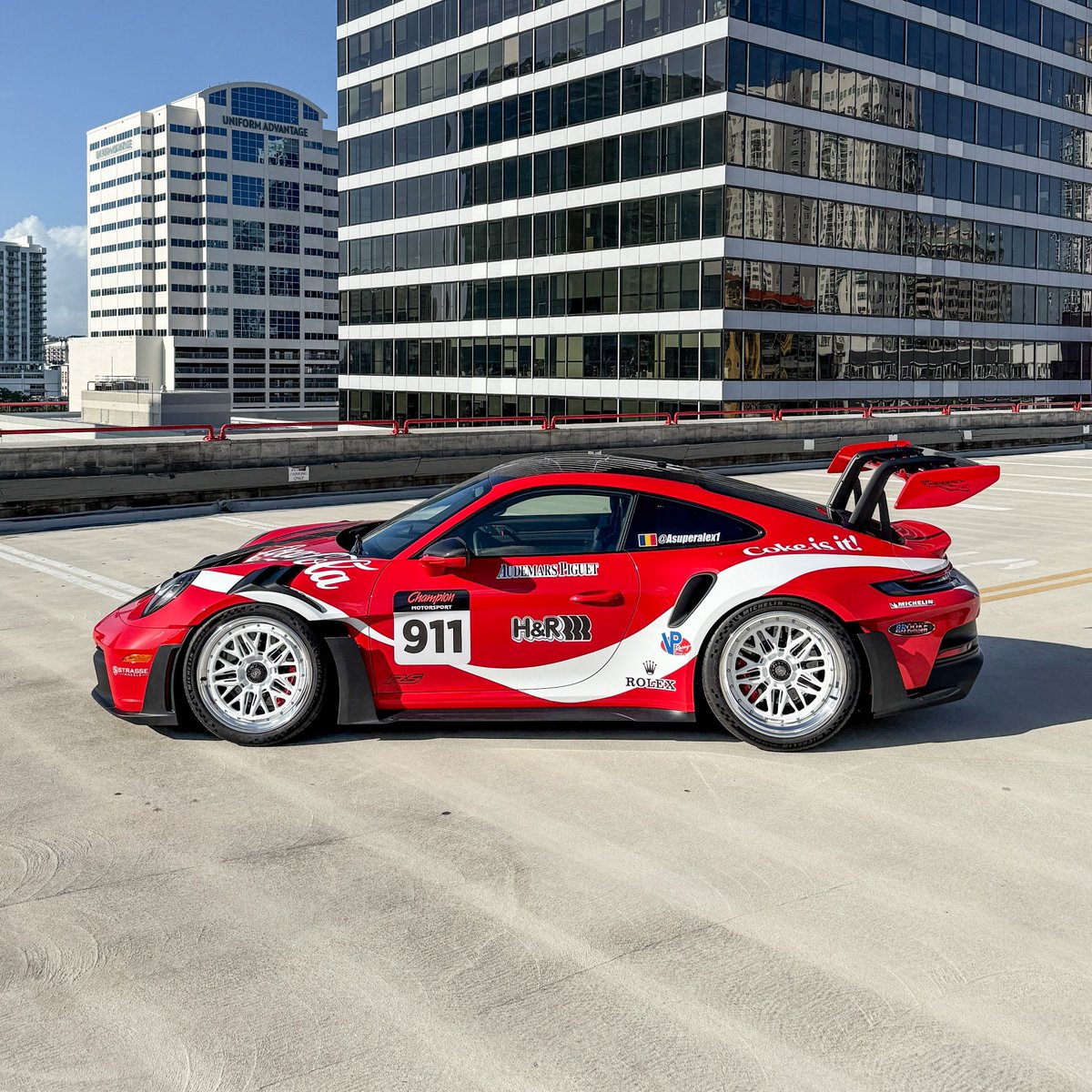 KFLETCH___'s tweet image. Coca Cola livery is one of the best from
Porsche. Out here in Fort Lauderdale with this awesome 992 GT3RS from StrasseWheels! Happy Monday everyone !