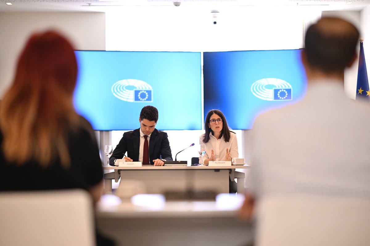 Karlo Ressler (@karloressler) on Twitter photo Višegodišnji financijski okvir bit će više od fiskalnog dokumenta - prijelomna točka koja će testirati sposobnost Europe da pretoči svoje političke prioritete u konkretna sredstva i održive politike. Otvoreni razgovor s ključnim dionicima u <a href="/Europarl_HR/">Europski parlament u Hrvatskoj</a> u Zagrebu. Višegodišnji financijski okvir bit će više od fiskalnog dokumenta - prijelomna točka koja će testirati sposobnost Europe da pretoči svoje političke prioritete u konkretna sredstva i održive politike. Otvoreni razgovor s ključnim dionicima u <a href="/Europarl_HR/">Europski parlament u Hrvatskoj</a> u Zagrebu.