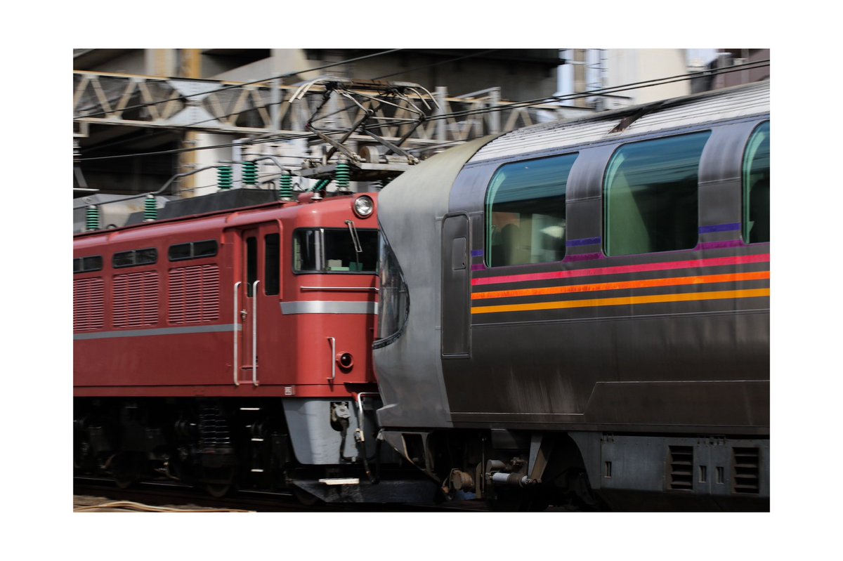Bokophoto's tweet photo. いつも夕方に地元で見る銀の電車が子供の頃の幸せでした。
#ありがとうカシオペア https://t.co/26tvmW2DnM