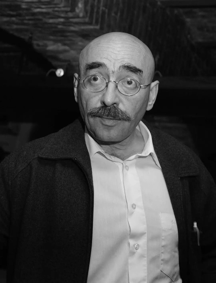 MirovichMedia's tweet photo. Андрей Бильжо, известный художник и врач-психиатр:

«Безумцы, вы, бомбите и расстреливаете заодно с Украиной прошлое и будущее России. Со всей её историей, культурой, наукой, великим и могучим русским языком.

Вы, замазали понятия Россия и русский кровью и дерьмом. Отмывать их нашим детям и внукам».

Блестяще сказано! 
Уважение хорошему человеку🤝