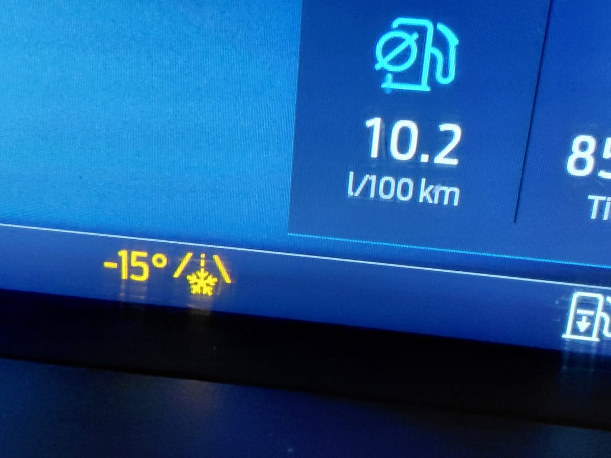 chechealumine's tweet photo. #Loncopue #ElHuecu 🔴 #friopolar  ❄️ -15°C https://t.co/JwBYcq6ZXS