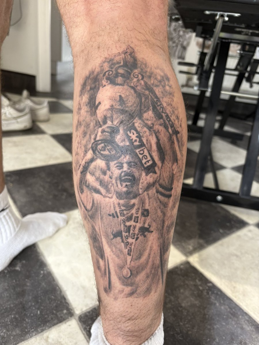 Champions again ole ole 💛🤍💙

<a href="/ethanamp26/">Ethan Ampadu</a> <a href="/LUFC/">Leeds United</a>