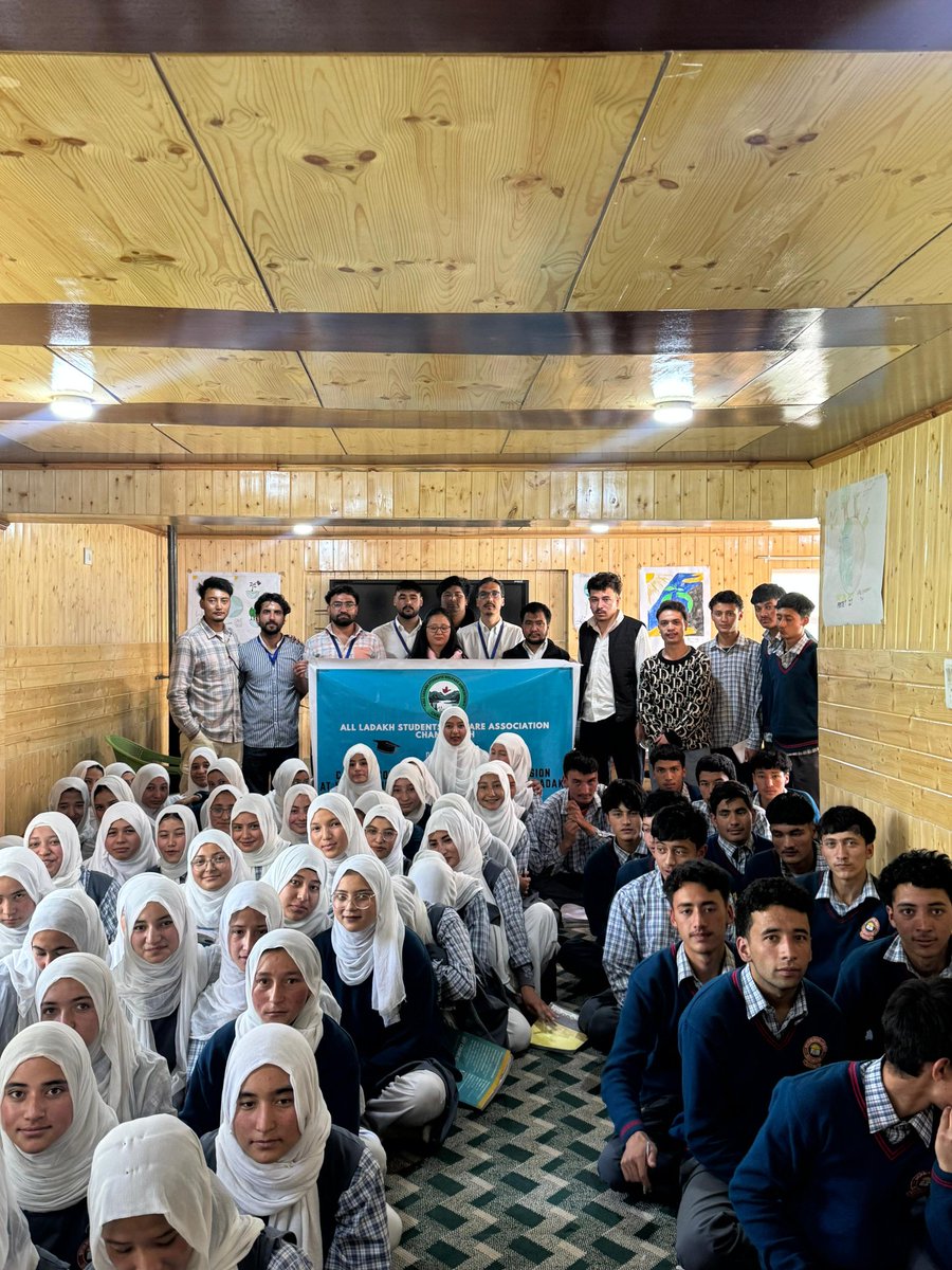 vol_ladakh's tweet image. ALSWAC concluded its 1st career guidance sessions for Kargil's higher secondary students (June 19-29), bridging educational gaps in remote areas. Plans for wider reach next year, including Leh. #LadakhEducation #CareerGuidance #StudentEmpowerment
More 
voiceofladakh.in/2025/06/ladakh…