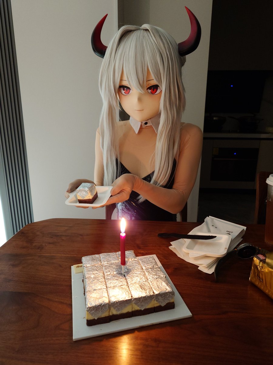 KraitgMAX's tweet photo. 生日啦 https://t.co/8G1ZGH7DTv