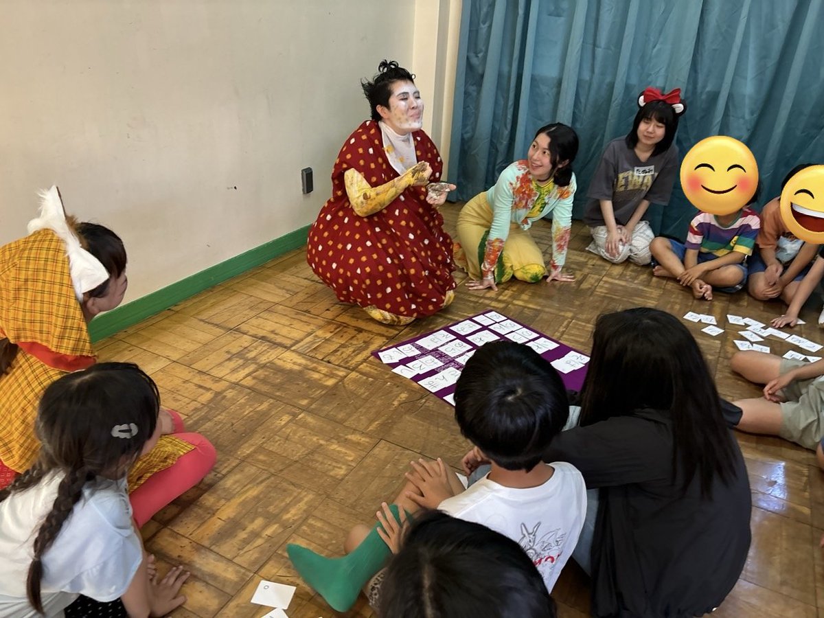 tn_pachipachi's tweet photo. 6/28（土）八王子市の北野児童館（ハチビバ北野）にて、『むかしむかし、あるお家に〜たまてばこで大冒険〜』のリハーサルを兼ねた演劇遊びイベントを行いました！

愉快な妖怪たちと子どもたちとで一緒に遊びました！
7/5の本番がますます楽しみですね🌠

※予約は満枠につき終了しております。 https://t.co/JqGqACWI8X