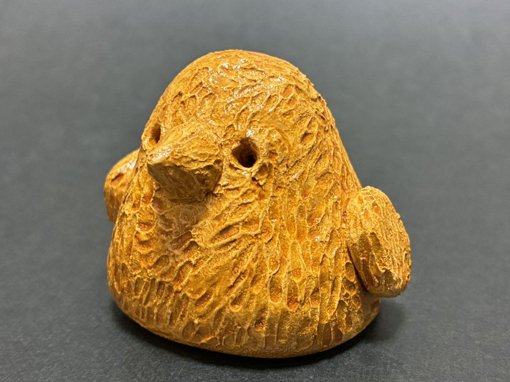 mituzou_juto's tweet photo. オーブン粘土で木彫り風のひよこの置物を作りました
今までで1番木彫り感出てるかも

#ミツゾウケイ https://t.co/4MNa7BFK2B