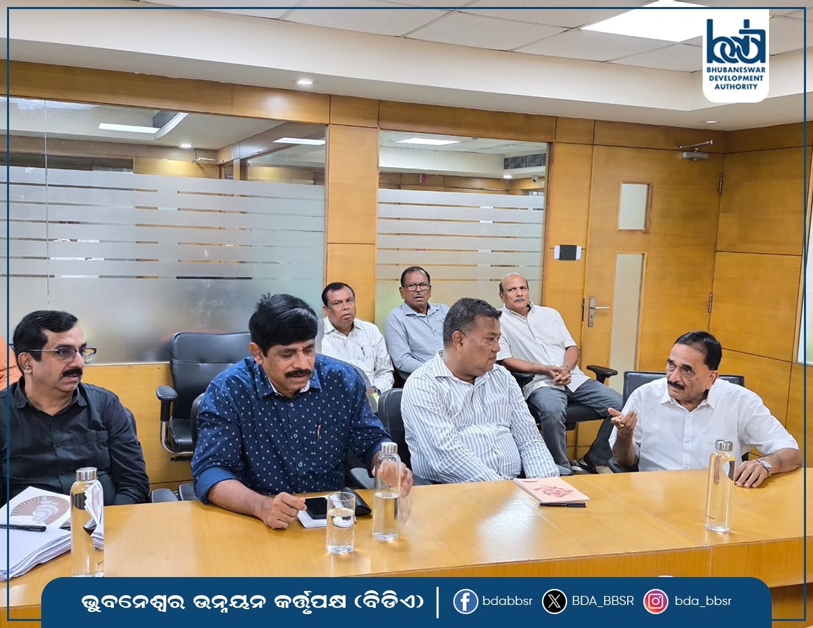 BDA held a Public Grievance Meeting today to address citizen concerns. Senior officials engaged with the public and assured prompt solutions. 🤝📢📝
#BDA #PublicGrievance #BBSR