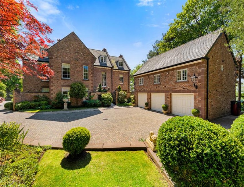 🌸🌼 An iconic and architecturally inspiring country residence, Crossley House has a striking mock Georgian exterior, establishing it as a landmark home, set in private 1.2 acre woodland gardens with magnificent views. 🌸🌼
 
Call 01928 739777📞 for more information.