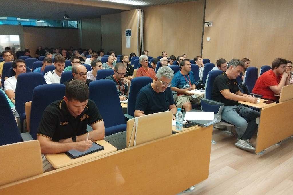 El 3r Congrés d'analítica aplicada al bàsquet, una referència del sector

🧑‍🏫 L'Institut de Formació IL3 de Barcelona va ser la seu d'un esdeveniment que consolida la seva aposta

▶️ basquetcatala.cat/noticies/11451