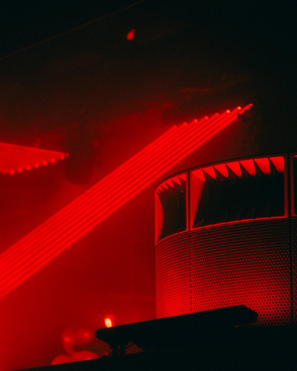 The woods came alive with the raw power of Void Acoustics at Danza Futura Festival! 🇵🇹

Featuring 10 Arcline 218s, 8 Arclites, 2 Air Motion DJ monitors and 2 Stasys 4s, the sound moved through the trees with power and precision.🌳

#VoidSpotted #VoidAcoustics #HearFeelConnect
