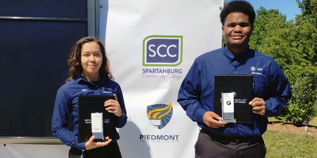 PTC alumni Sara Puckett and Deandre Daniel are both eager to continue their careers with BMW after recently graduating from the automaker's Fast Track Scholar Program. 

Read more at ow.ly/4iCY50WgTcE