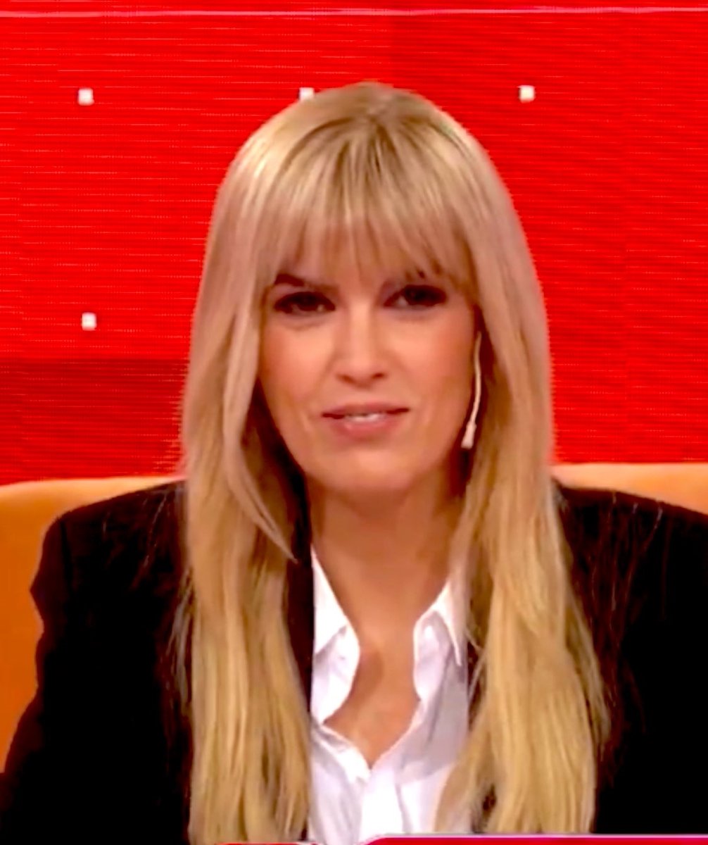 OBSESION 

El Presidente volvió con un fuerte ataque contra Viviana Canosa <a href="/vivicanosaok/">Viviana Canosa</a> insultándola de la manera más baja que puede tener un hombre (si se le puede decir hombre).

Volvió a insistir que la culpa es de Suar que la tiene en el canal.

Toda mi solidaridad con Vivi