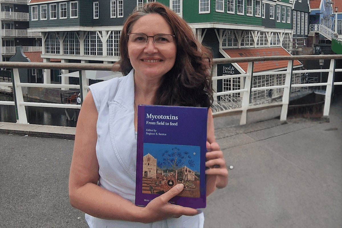 In this exclusive interview, Dairy Global speaks with Dr Regiane Santos about her new book, Mycotoxins: From field to feed.

Curious to read all about it? 
📖 ow.ly/K7fS50Wicvm

#Interview #Book #Expert #Feed #Dairyindustry #Welfare