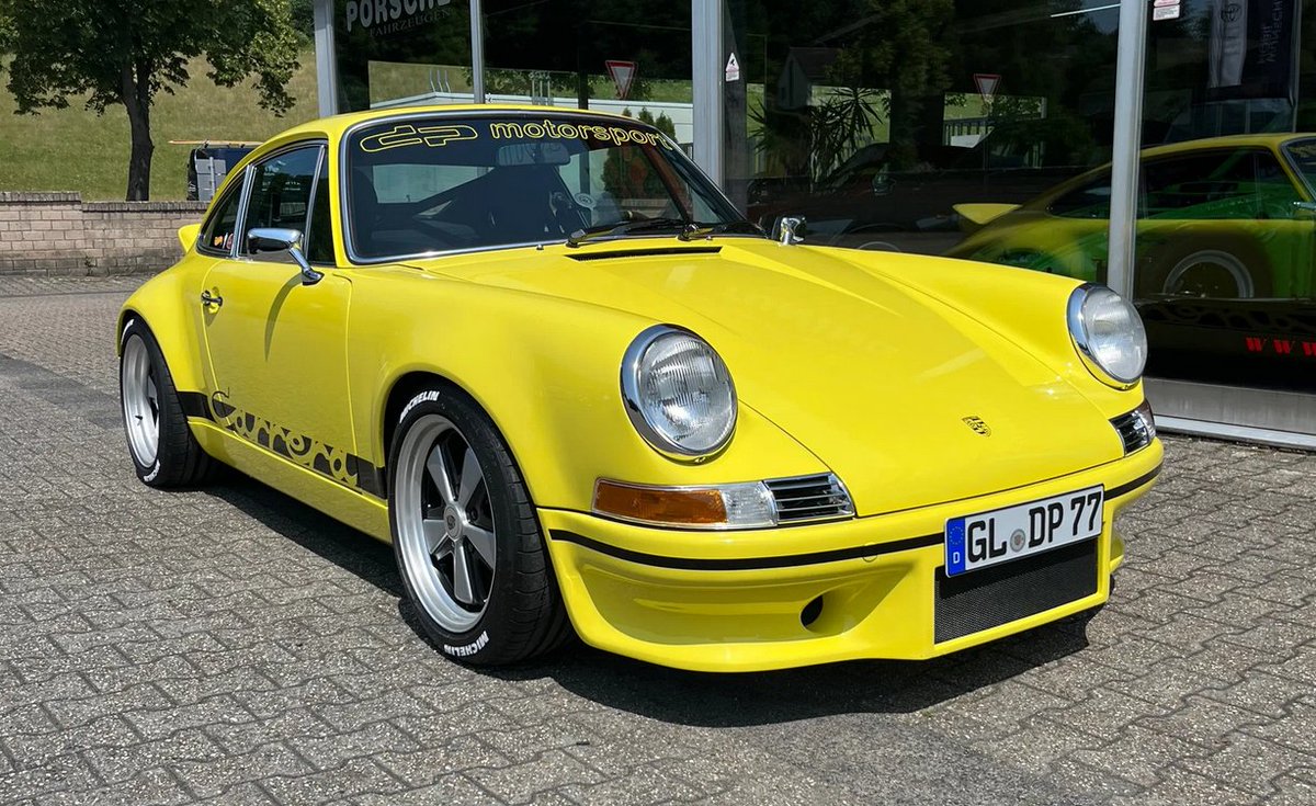 PorschePer75983's tweet image. Porsche 964 (1991) Backdate 911 Carrera RS is currently advertised on Elferspot. Patrick Zimmermann and his team at D P Motorsport have created something very special. A homage to the 1973 Carrera RS. EUR 228,000
elferspot.com/en/car/porsche…
#Porsche #CarreraRS #backdate #restomod