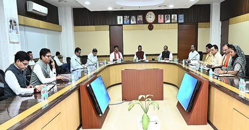 theruralpress's tweet image. बड़ी खबर: खत्म हुई कैबिनेट की बैठक, इन फैसलों पर लगी मुहर…
theruralpress.in/2025/06/30/big…

#BreakingNews #cgbreakingnews #cabinets