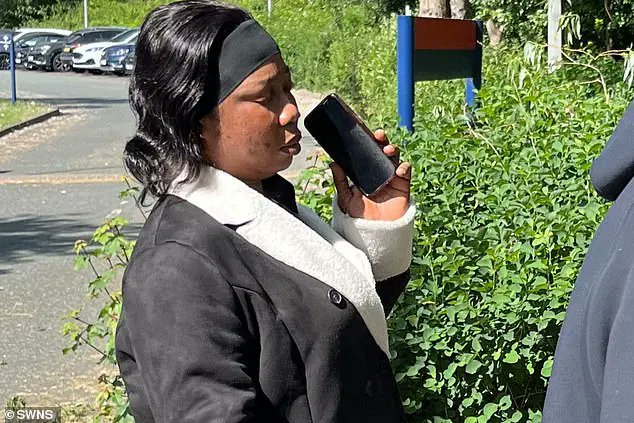 Divulgechannels's tweet photo. A Nigerian caregiver in the UK, Bilikesu Olagunju, was caught on hidden camera abusing an 88-year-old dementia patient. She received a suspended sentence after pleading guilty. The victim died days later.
#ElderAbuse #CaregiverAbuse #UKNews #StopElderAbuse #CareFail https://t.co/kZyIS9T0ve