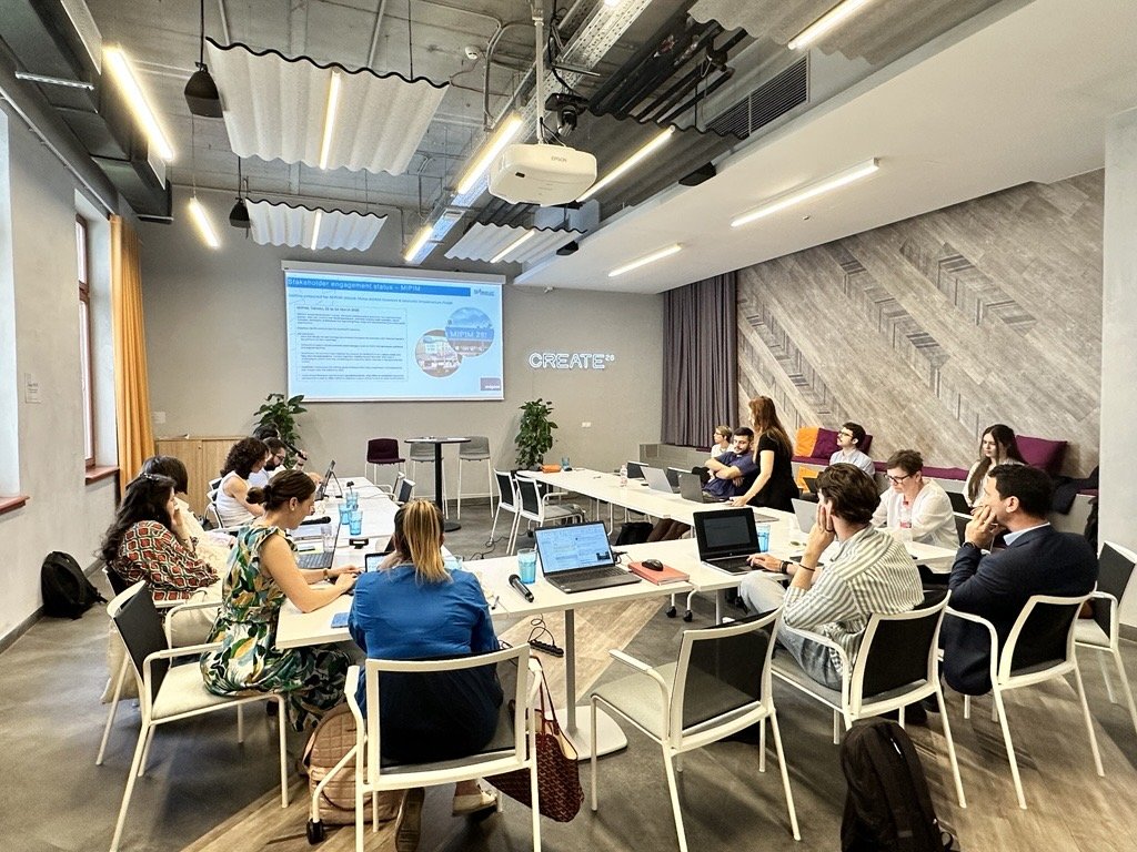 Energate_eu's tweet image. 🚀 Live from Budapest for the 5th Project Meeting!
The ENERGATE consortium met to discuss pilot updates, sustainability🌱, stakeholder engagement, and finalising use cases.
Thanks to all partners driving a greener energy future!
More: energate-project.eu/ENERGATE-5th-P…
#LIFEAmplifier