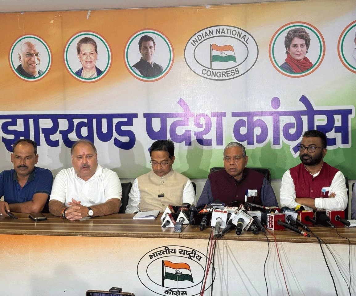 lagatarIN's tweet image. चंपाई व लोबिन को मिला था भोगनाडीह में अशांति फैलाने का टास्कः केशव महतो कमलेश lagatar.in/champai-and-lo… #champai #lobin #keshavmahato