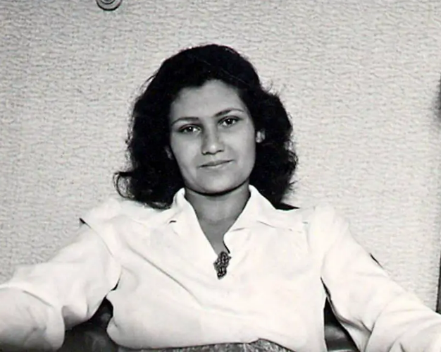 AurelienVeil's tweet photo. Selon Jean Cocteau, "le tombeau des morts est le cœur des vivants".
8 ans après le décès de Simone Veil le 30 juin 2017, ses engagements en faveur de la mémoire de la Shoah, de l'émancipation des femmes et de la dignité humaine sont plus actuels que jamais. https://t.co/WI5tF5EVUn
