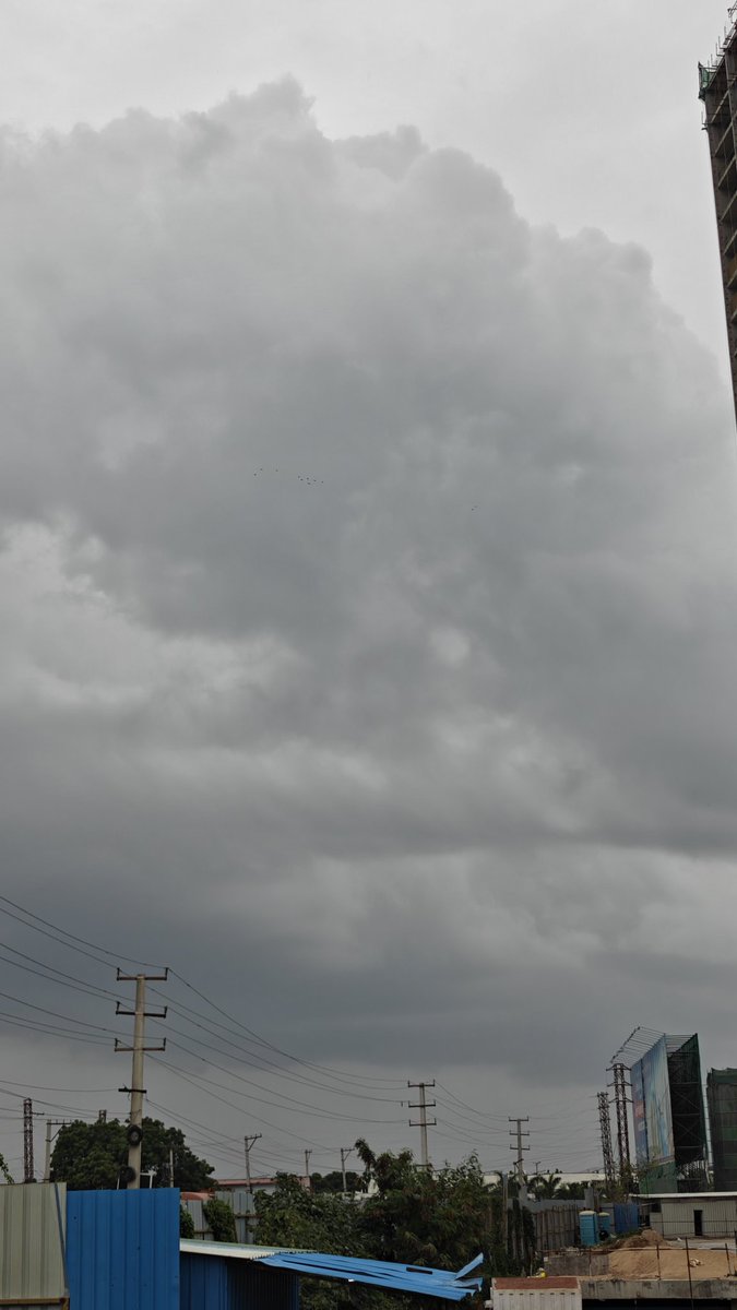 Hyderabadrains's tweet image. #30JUNE 5:40PM⚠️

Even #Hyderabad Conditions Changing Rapidly due to Nearby #Sangareddy Stroms 🌧️

#Hyderabadis need to Wait Some More time...for Big Rains😃