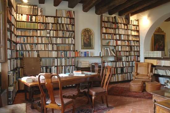 Pergament_F's tweet image. &quot;What I like best is staying home and reading. Being rich is not about how many homes you own. It’s the freedom to pick up any book you want without looking at the price and wondering whether you can afford it.&quot;
John Waters