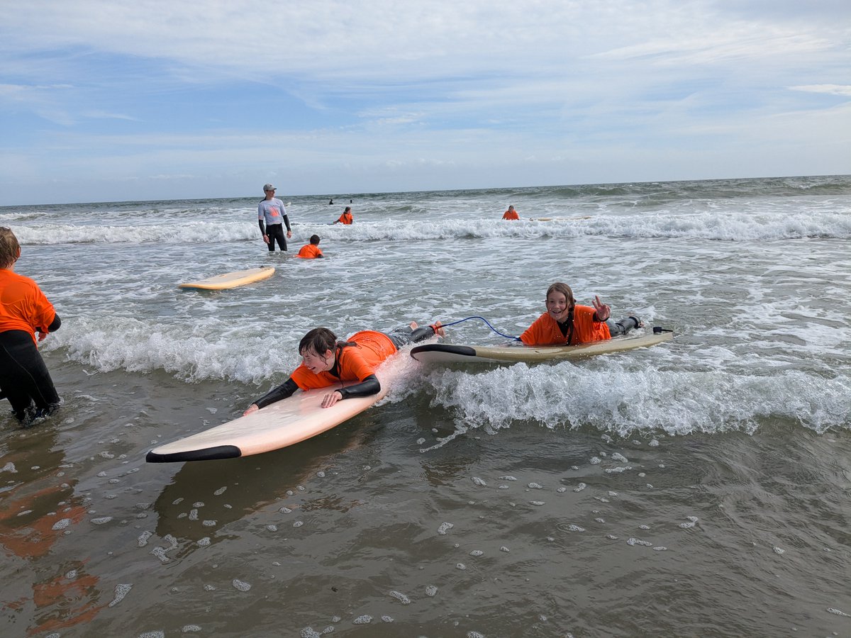 Clwb Syrffio 2025!
Surf Club 2025!