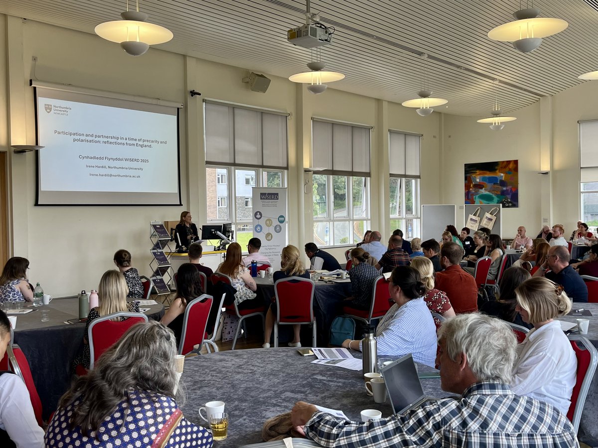 WISERD (@wiserdnews) on Twitter photo Croeso i'n holl gynrychiolwyr yma heddiw yn #WISERD2025 gan Angela Hatton, Rhag Is-Ganghellor <a href="/Prifysgol_Aber/">Prifysgol Aberystwyth</a> Croeso i'n holl gynrychiolwyr yma heddiw yn #WISERD2025 gan Angela Hatton, Rhag Is-Ganghellor <a href="/Prifysgol_Aber/">Prifysgol Aberystwyth</a>