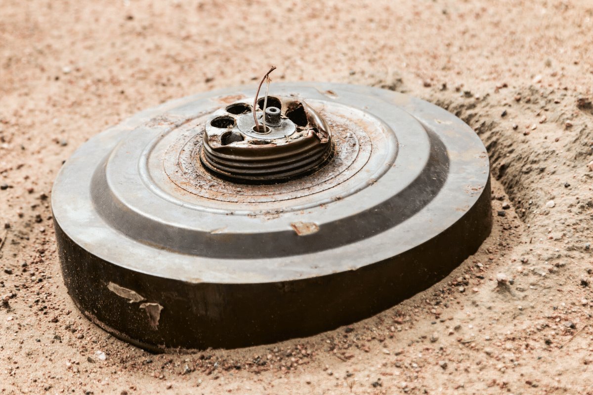 lach__7's tweet image. Wehrpflicht und Freiwilligkeit... Freiwillig auf den Minenfeldern.... Wer hat Lust? 🙃

#Wehrpflicht #crazychallenge 🇩🇪