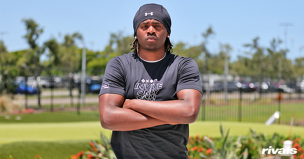 Chris Whitehead is an elite pass rusher in the 2027 class and the Tennessee Vols are making him feel like a top priority early. 

More: on3.com/rivals/news/un…