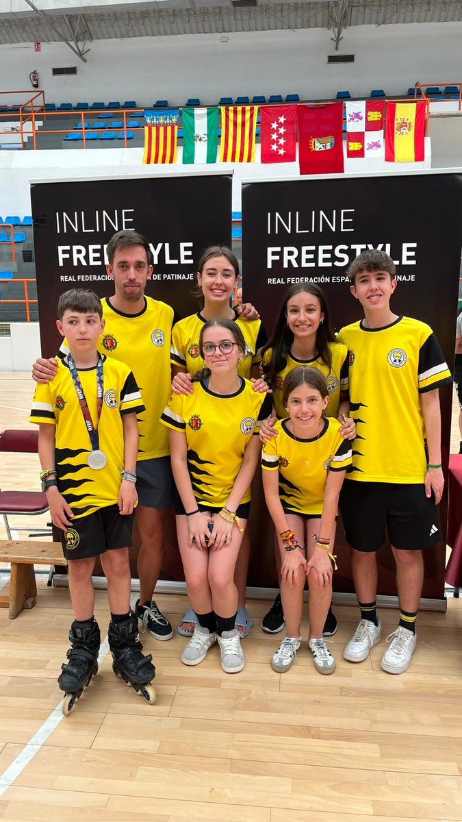 🔚 Finalizaron los Campeonatos de España de Inline Freesyle 

Nos vamos de Salamanca con dos 🏅 más:
🥈 Javier Sánchez - Battle alevín 
🥉 Jaime Centeno - Classic junior

¡Enhorabuena a todo el equipo! 🍋⭐

Siguiente parada: Milán, Hero Battle Cup 🔜