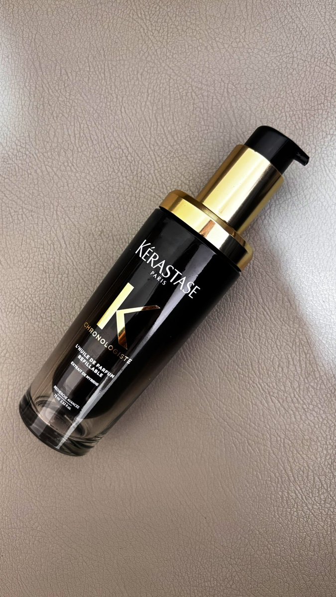 YangAkuPake's tweet photo. Produk paling ‘wangi mahal’ yang selalu aku bawa kemana-mana: Kerastase Chronologiste 🧵

Ini bukan iklan. Tapi beneran… aromanya kayak parfum mewah.
Aku pake sebelum dan sesudah kerja, pas stress, pas lagi pengen merasa put together.

Bonusnya? https://t.co/1x4pkBj5ED