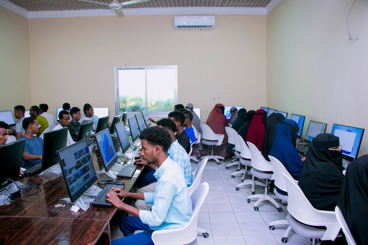 HormuudUni's tweet image. We prepare students to excel in the rapidly changing tech landscape by providing practical, hands-on training and career-focused skill development.
#TechSkills #HandsOnLearning
#TechEducation #InnovationInEducation
#studentsuccess #informationtechnology
#hormuuduniversity