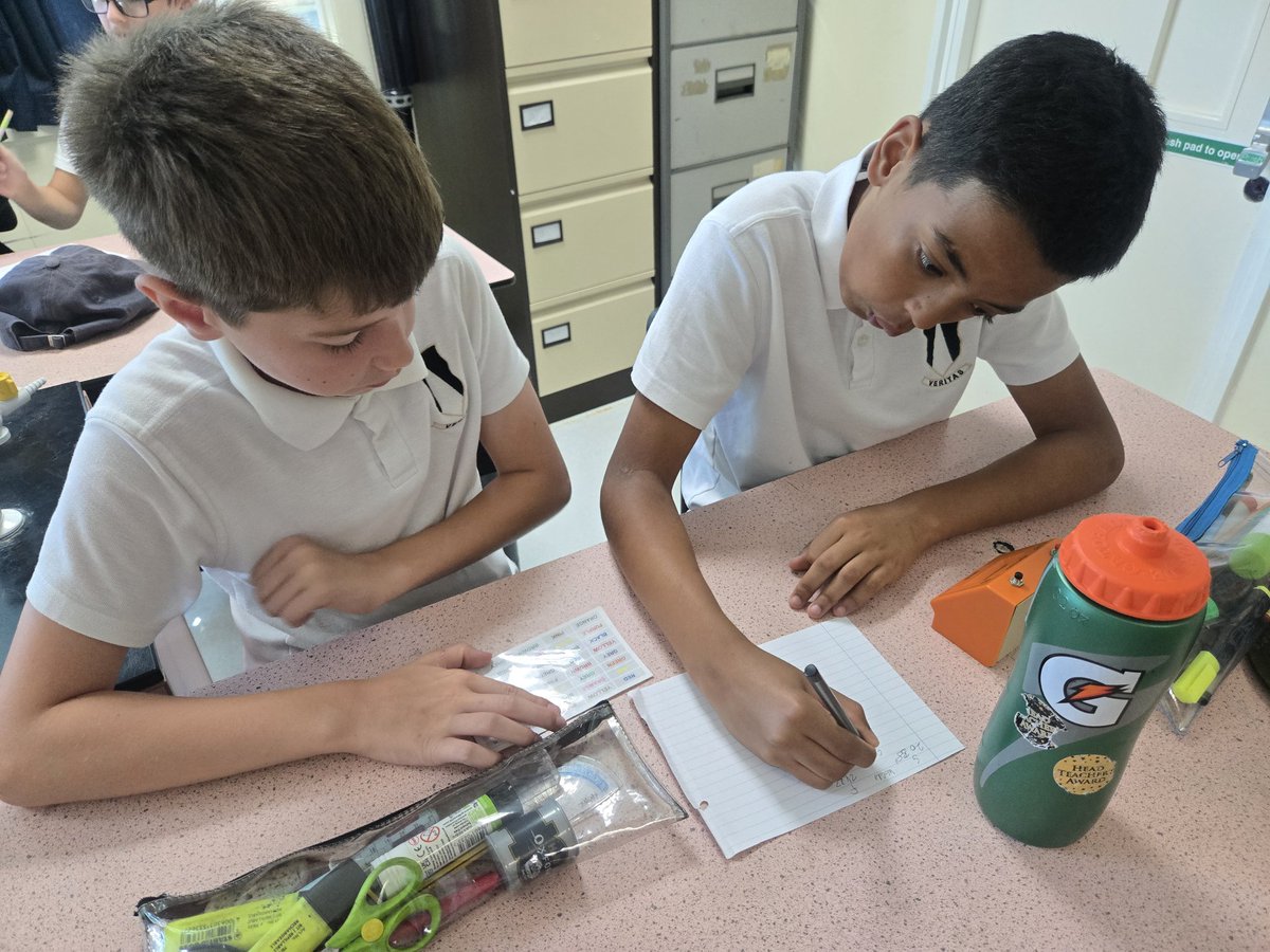 JacintaSCOS's tweet photo. A very exciting Science Day @StMichaelsCHS 
Thank you for having us! #StCathsScience https://t.co/F5sC7YmRpd