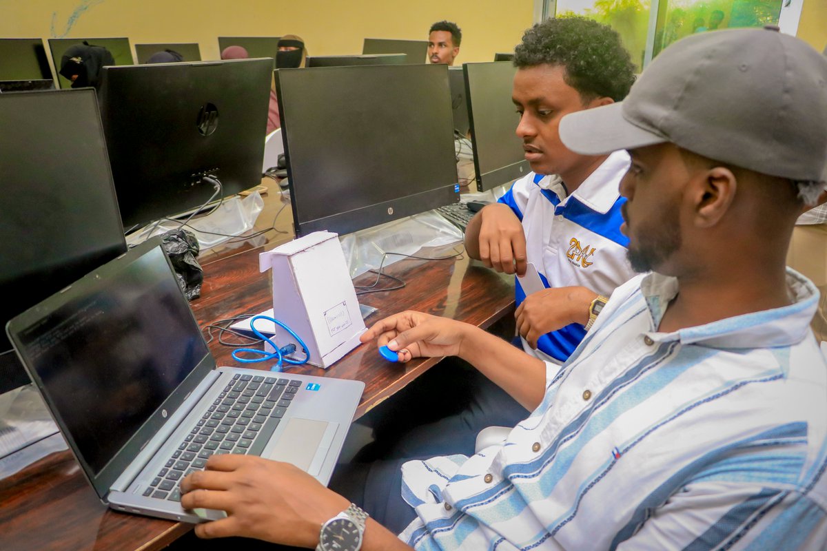 HormuudUni's tweet image. We prepare students to excel in the rapidly changing tech landscape by providing practical, hands-on training and career-focused skill development.
#TechSkills #HandsOnLearning
#TechEducation #InnovationInEducation
#studentsuccess #informationtechnology
#hormuuduniversity