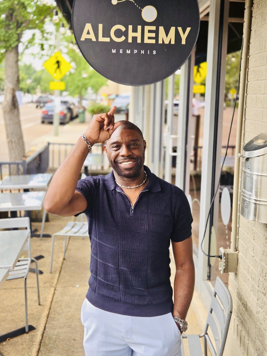 collinsm8's tweet photo. Saturday was the closing of Alchemy in Midtown. Today is the Opening of Just Love ❤️ Coffee ☕️ in midtown. We said #farewell to one and welcome to another! 
@justlovecoffee #MEMPHIS #MidtownMemphis #Cheers @memphisnews @MemphisMagazine https://t.co/ROQla8tB7L