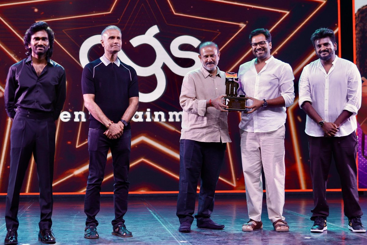Ags_production's tweet image. . @nikethbommi at the #Historic100DaysOfDragon 🔥
@pradeeponelife @Dir_Ashwath @leon_james @anupamahere @11Lohar
#KalpathiSAghoram #KalpathiSGanesh #KalpathiSSuresh @archanakalpathi @aishkalpathi @Ags_production