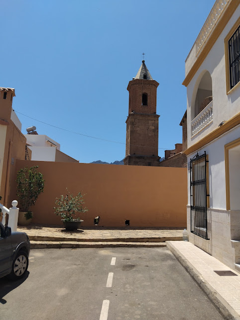 ashleyrclark1's tweet photo. Day 94 of 365 #DaysofSpain
And looking at the tower of the #Turre Church https://t.co/6ekTsYXfp4